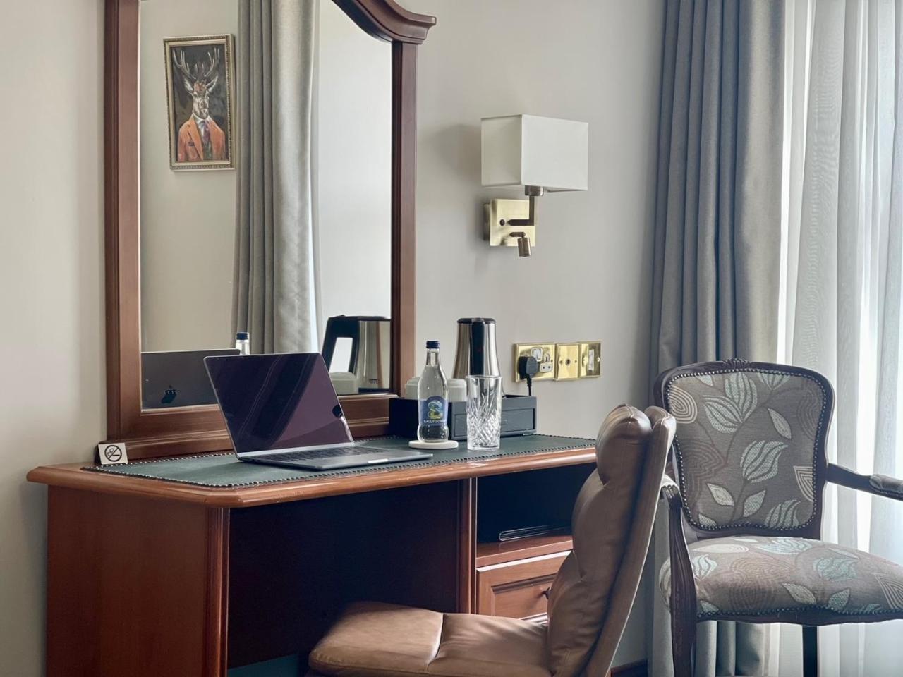 Hotel Corbett Court Fermoy Esterno foto